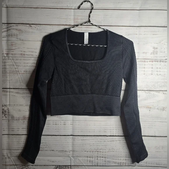 Offline By Aerie Ribbed Crop Top Long Sleeves Round Neck Black Medium - Picture 1 of 5